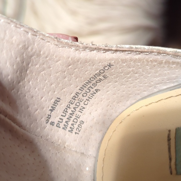 Betsey Johnson silver glitter heels size 8 - Picture 8 of 8